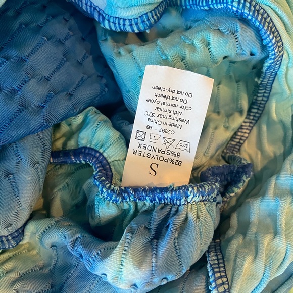 Never worn tie dye booty leggings - Picture 2 of 5